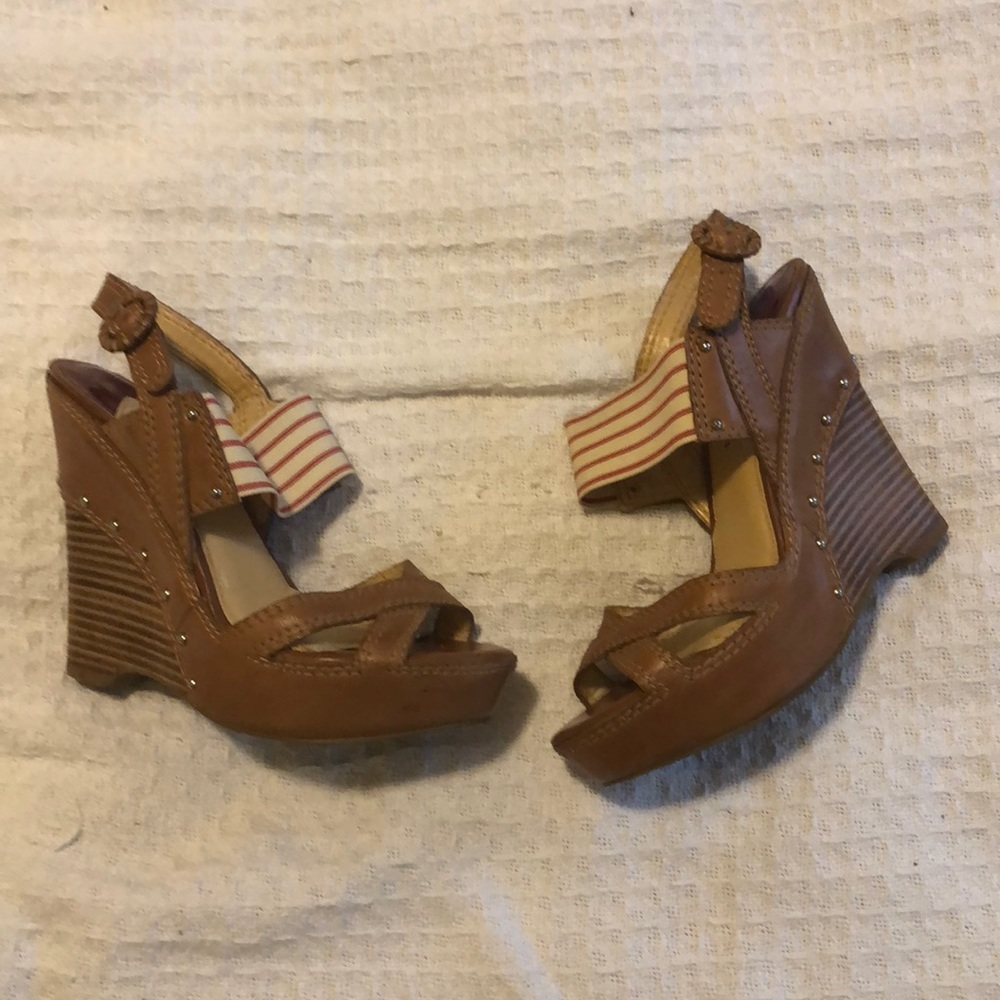 Gianni Bini wedge sandal